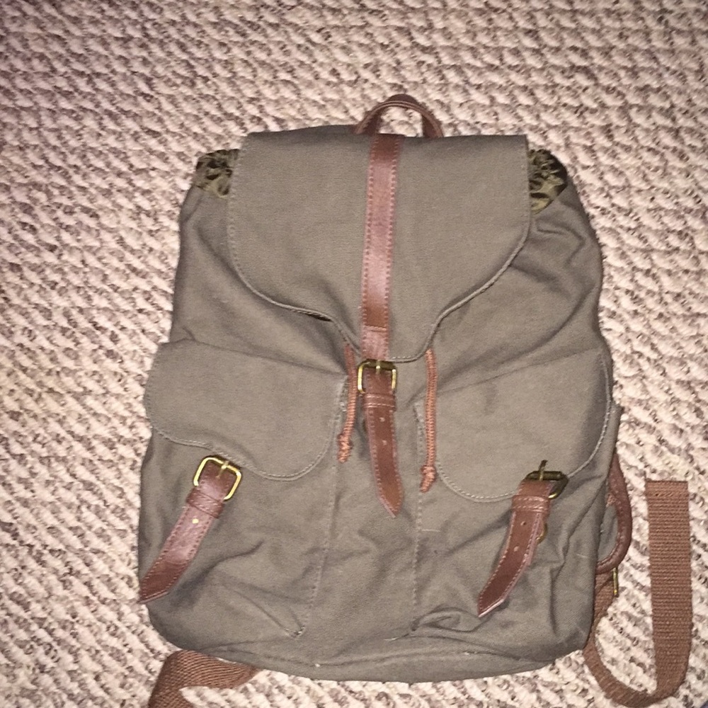 Army green backpack purse ❤️